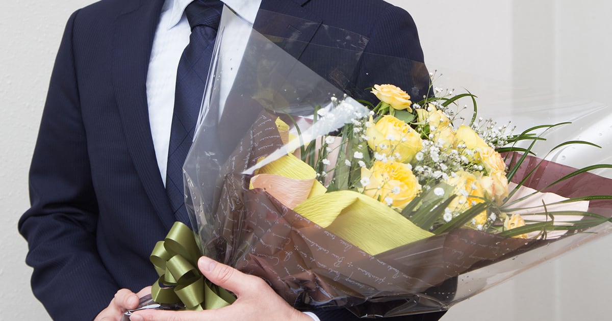 就任祝い 昇進祝いの方法と 喜ばれる電報の送り方ガイド